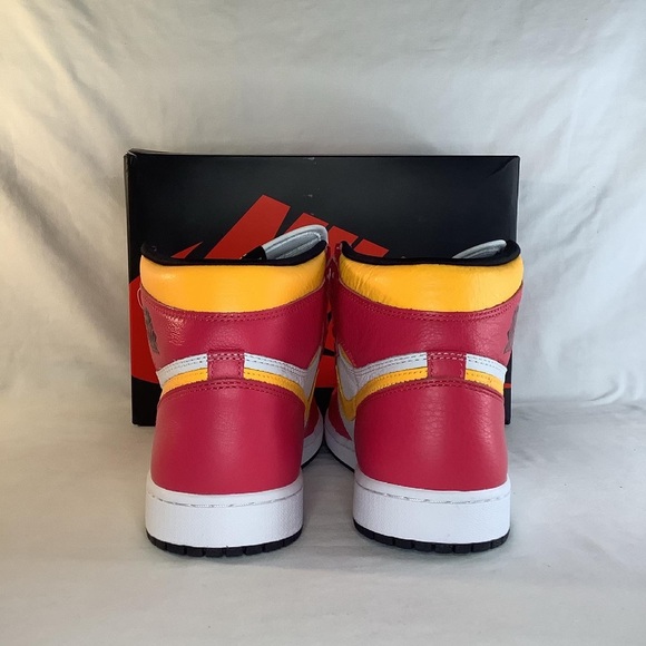 Air Jordan 1 Retro High OG ‘Light Fusion Red’ - Picture 6 of 8